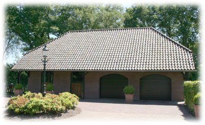 Schuur met twee carports