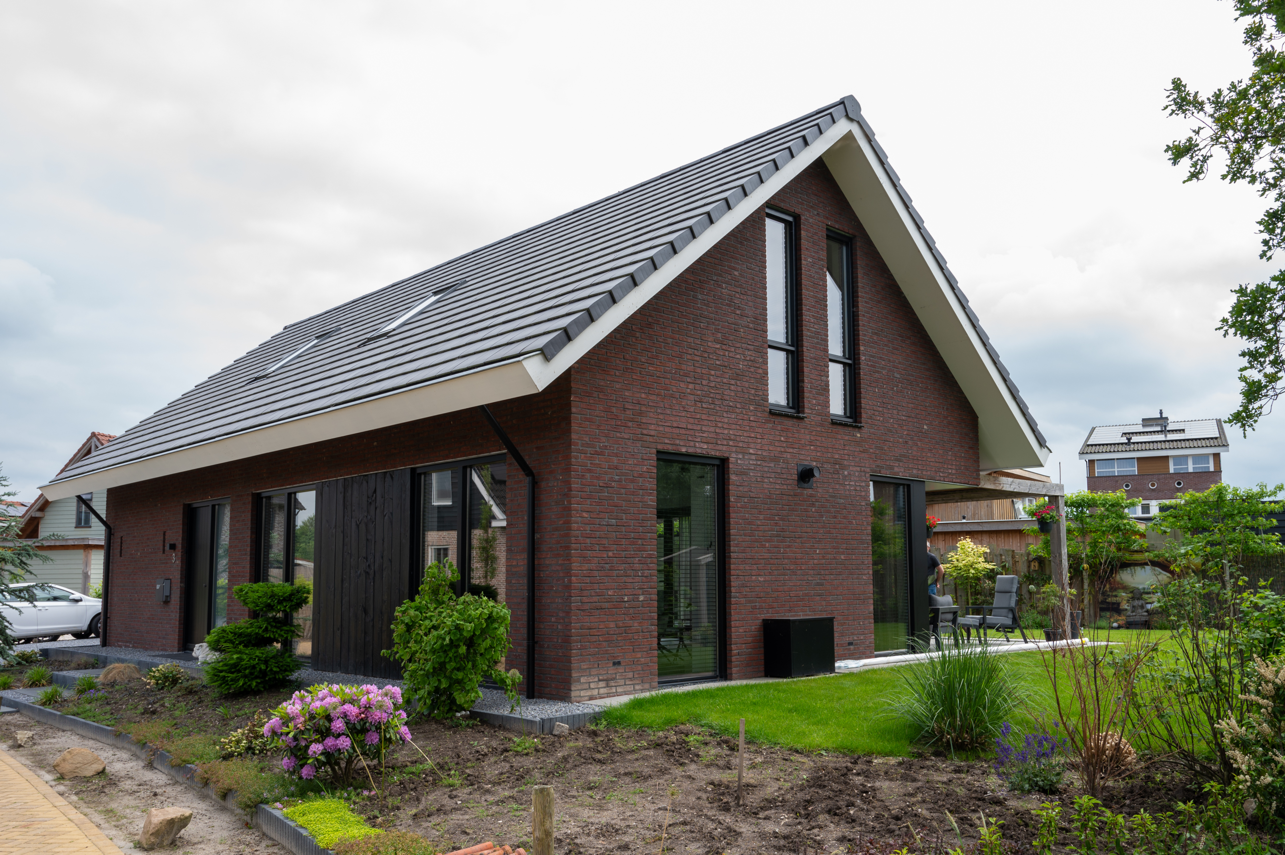 voorkant vrijstaand huis in nieuwe wijk biddinghuizen gebouwd door bouwbedrijf w bouw